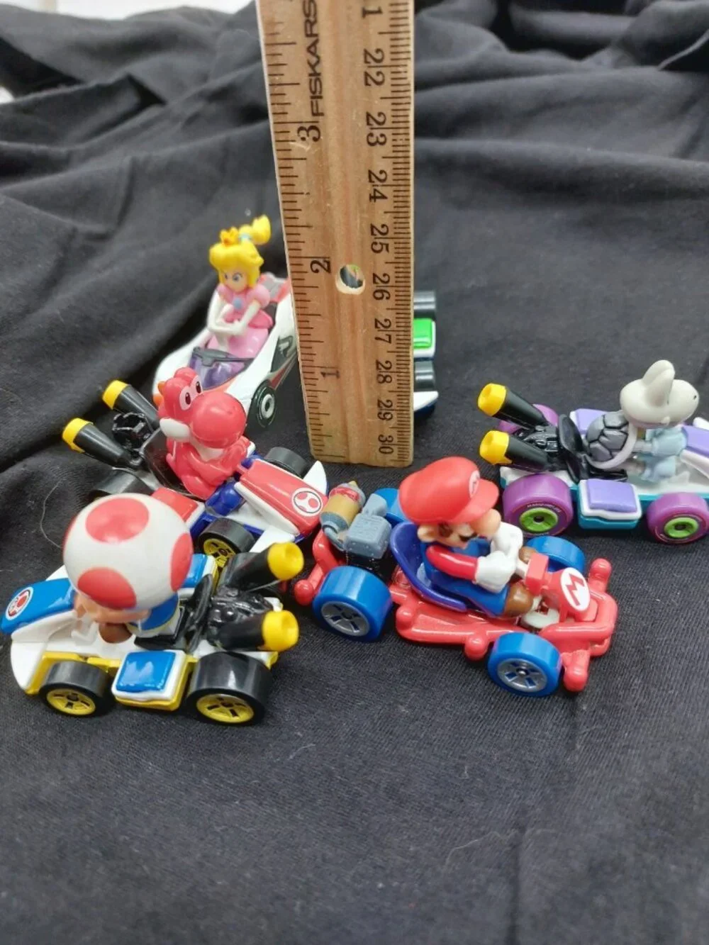 Hot Wheels Mario Kart Lot Of 6 Mario, Yoshi, Bones, Peaches, Lugi  Toad